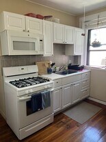 Building Photo - 22 Linden Pl