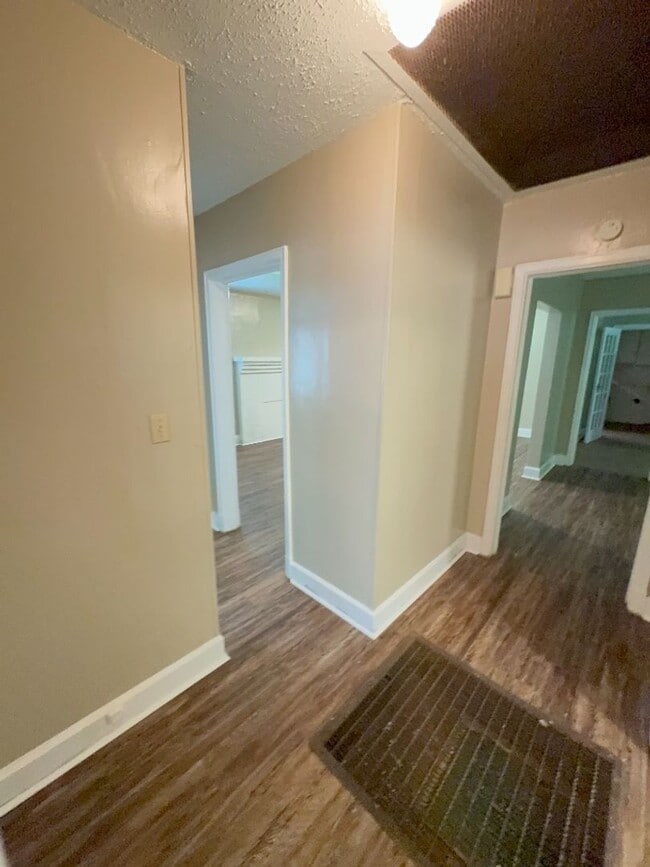 Building Photo - 120 Munson Dr