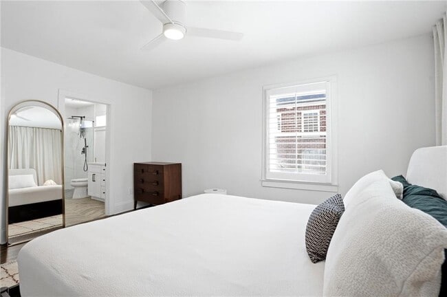 Building Photo - 496 Shannon Dr SW