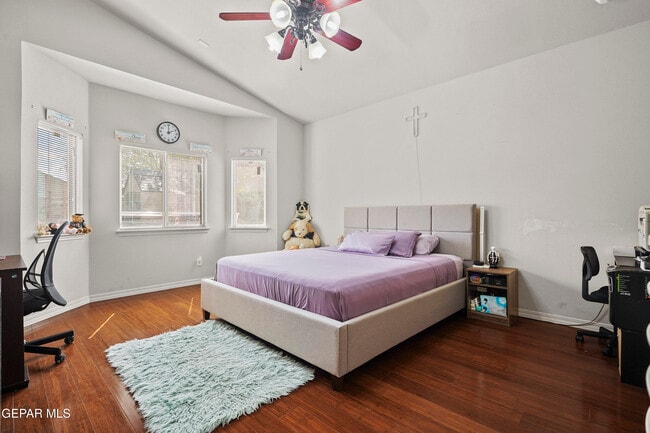 Building Photo - 14560 Meadow Lawn