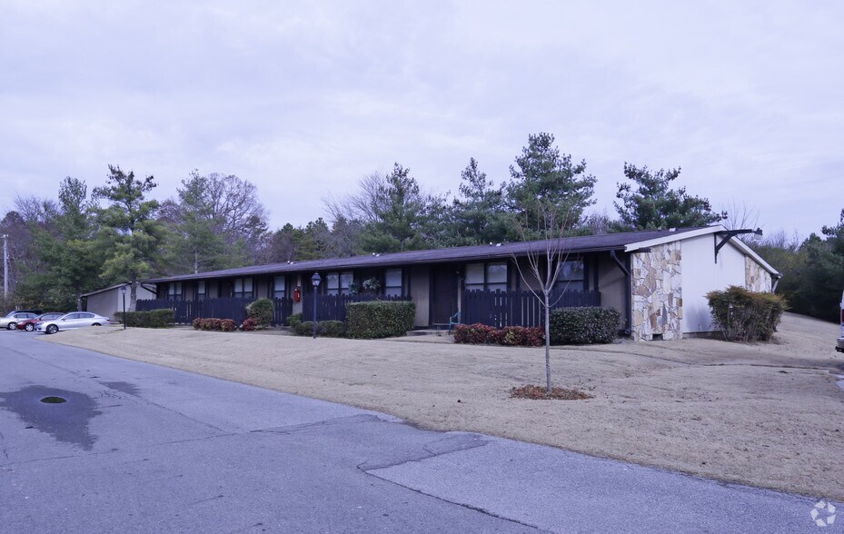Building Photo - The Beverly