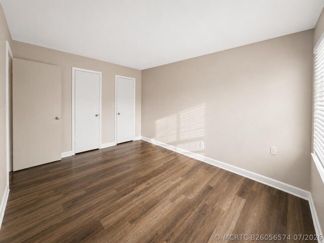 Building Photo - 4125 Woodside Dr