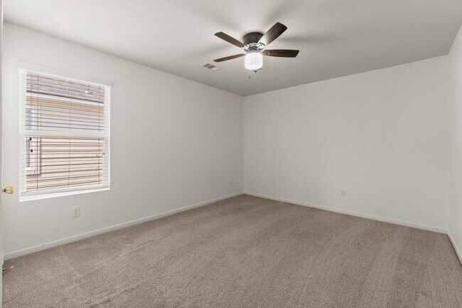 Building Photo - 16859 Blackberry Lily Ln