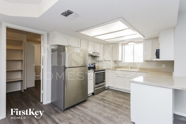 Building Photo - 3928 E Garnet Cir