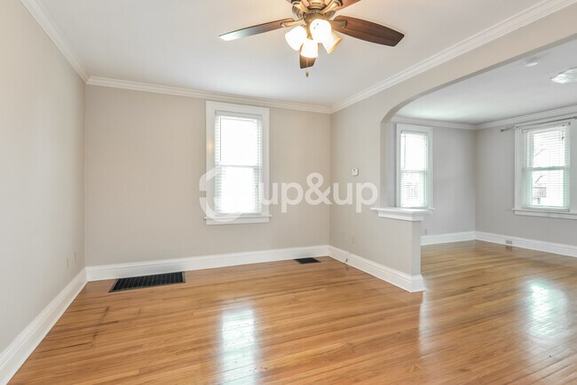 Building Photo - Fantastic 2bd/1ba home! Let yourself in!