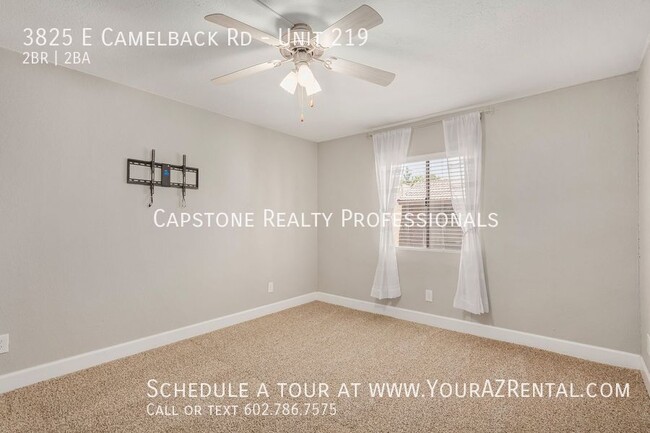 Building Photo - 3825 E Camelback Rd