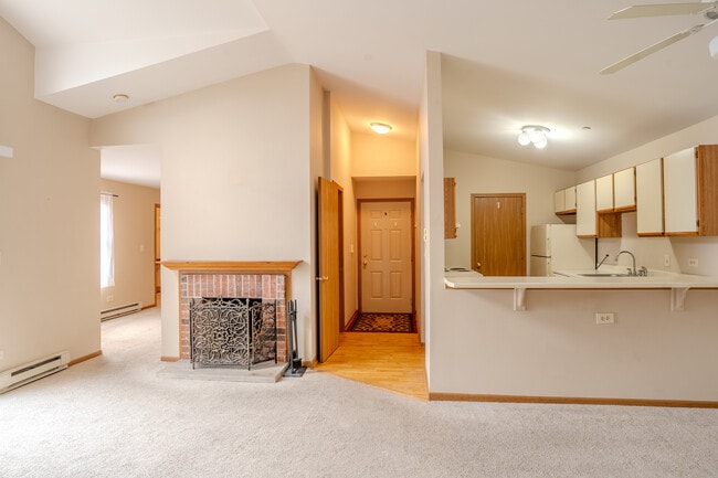 Building Photo - 1345 Cunat Ct