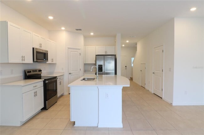 Building Photo - 2208 Paravane Wy