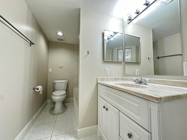Building Photo - 5560 NW 61st St