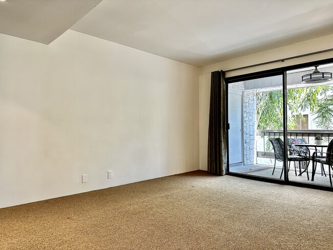 Building Photo - 5125 E Waverly Dr