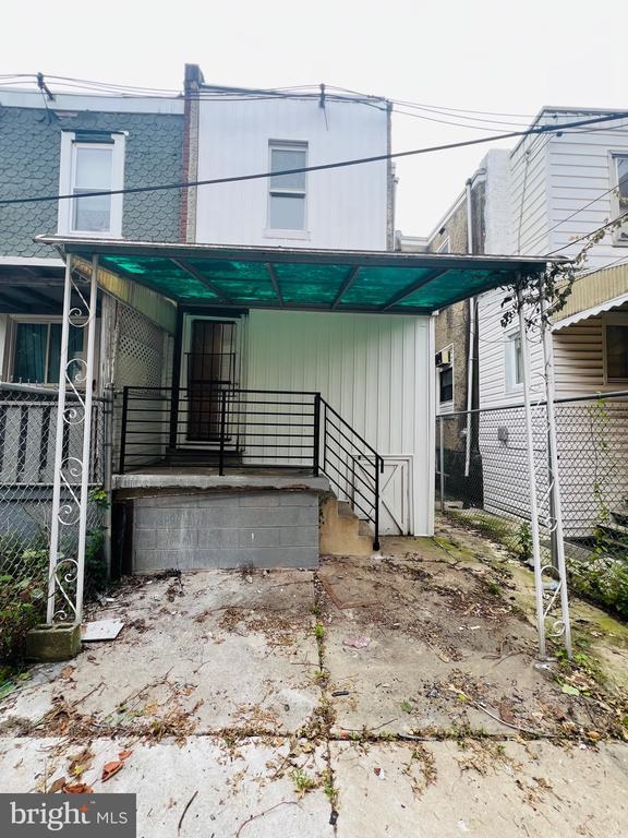 Building Photo - 133 S 61st St