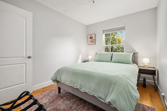 Building Photo - Beautiful 4 Bedroom in Short North