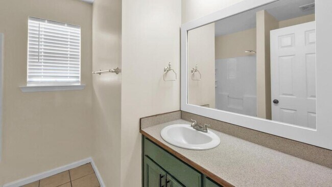 Building Photo - 819 Kristen Ln