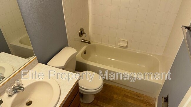 Building Photo - 761 S Laurue Dr