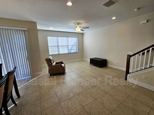 Building Photo - 11541 Crowned Sparrow Ln