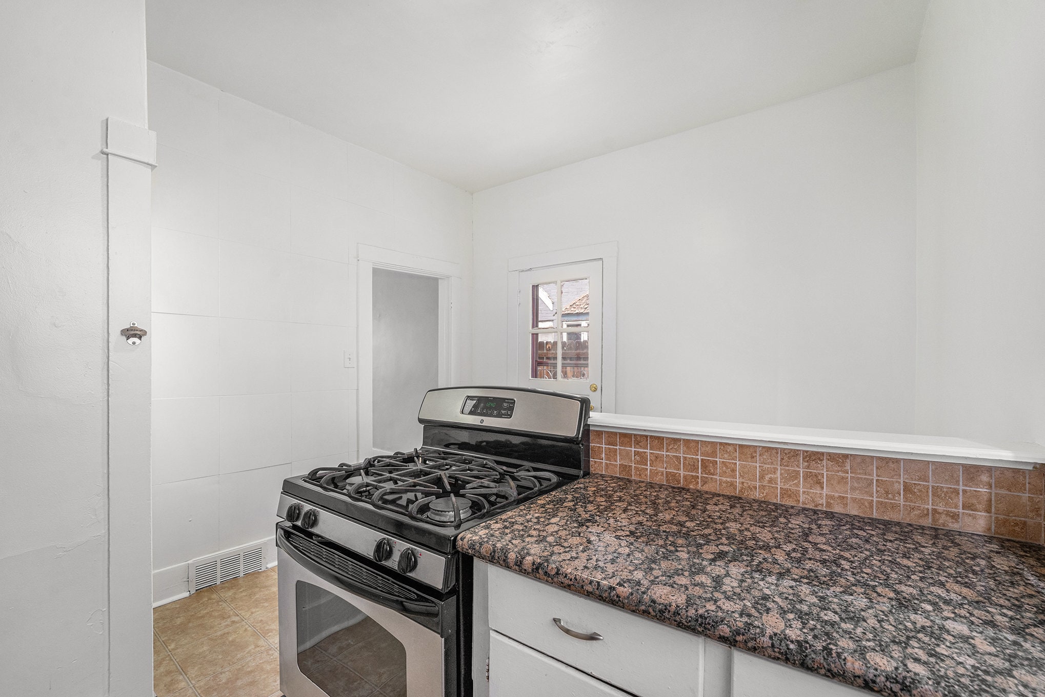 Eat-in Kitchen/Breakfast Nook - 2508 Decatur St