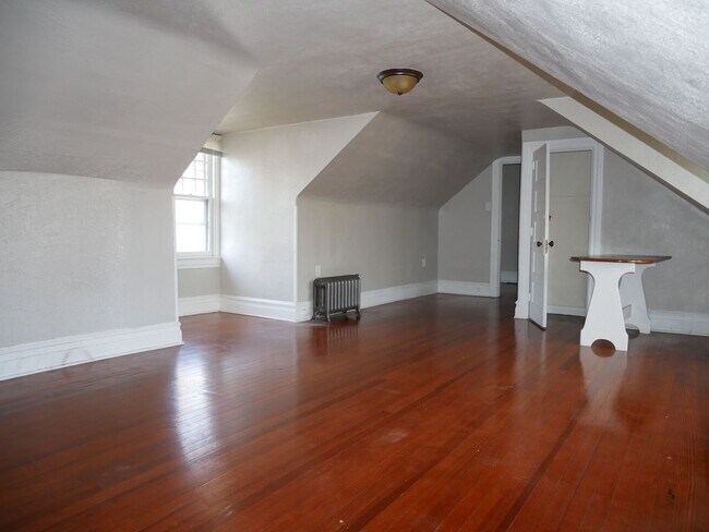 Building Photo - 2122 Walnut St