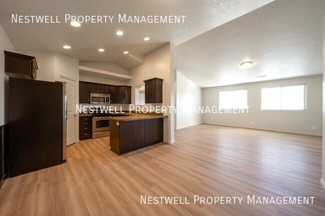 Building Photo - 999 Village River Ln