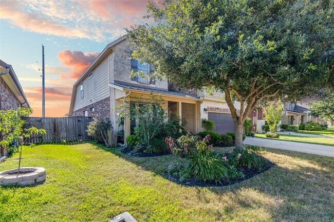 Building Photo - 1610 Golden Taylor Dr