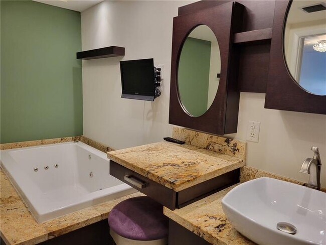 Building Photo - 20281 E Country Club Dr