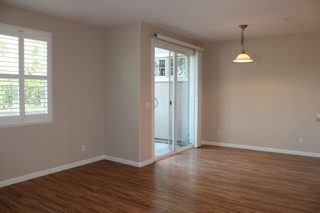 Building Photo - 1808 Dante Cir