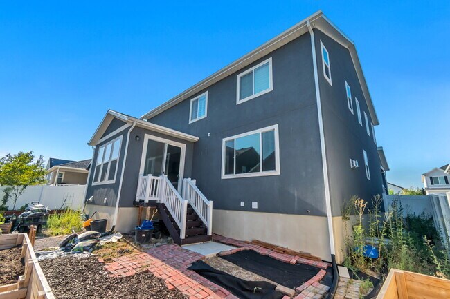 Building Photo - Upscale Home Available in Herriman