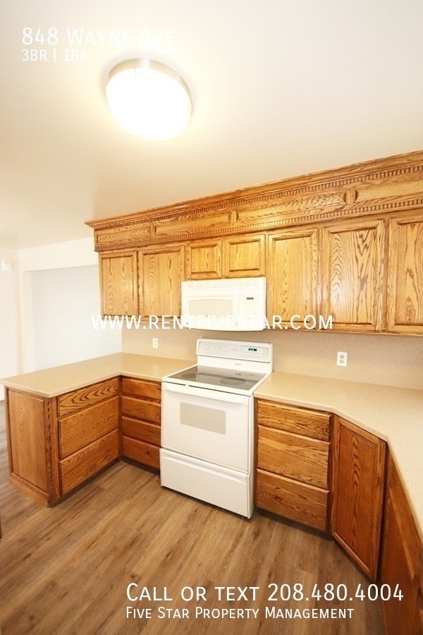 Building Photo - 848 Wayne Ave