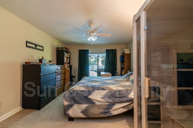 Building Photo - 915 Woodleaf Way