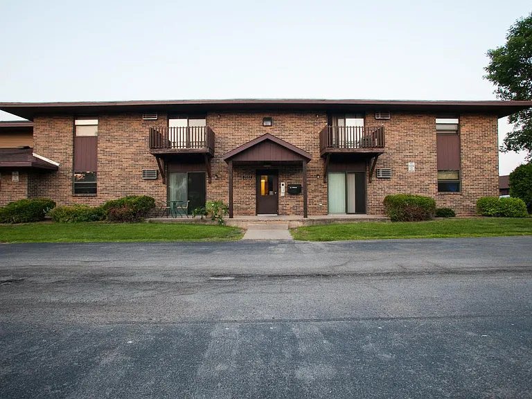 Building Photo - 2130 W Russet Ct