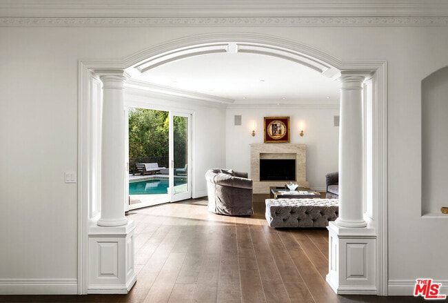 Building Photo - 1845 Loma Vista Dr