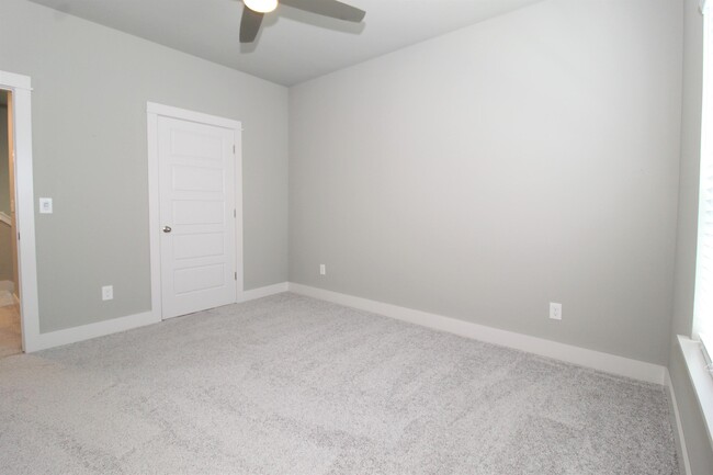 Building Photo - 2047 S Florida Way
