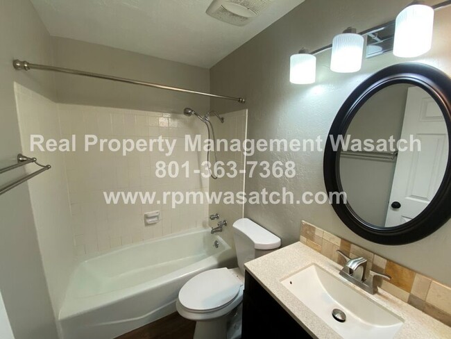Building Photo - 207 S 600 E