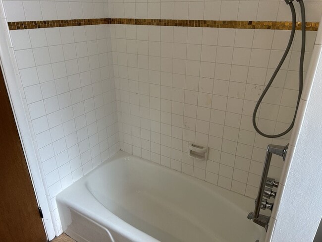 Building Photo - Wonderful 3 Bedroom, 2 Bath Home