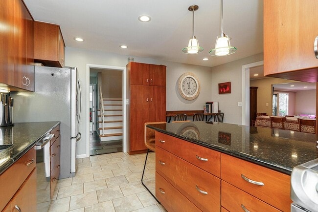 Building Photo - 55 S Merkle Rd