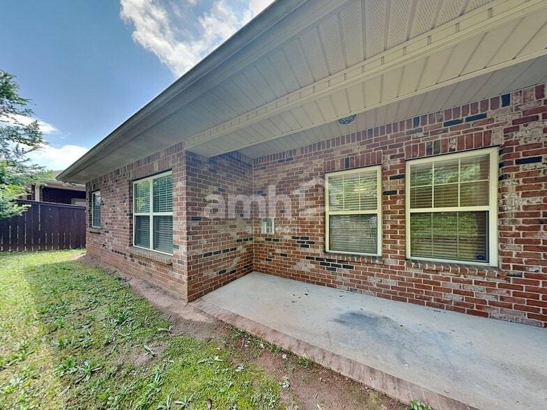 Building Photo - 101 Scottish Ave