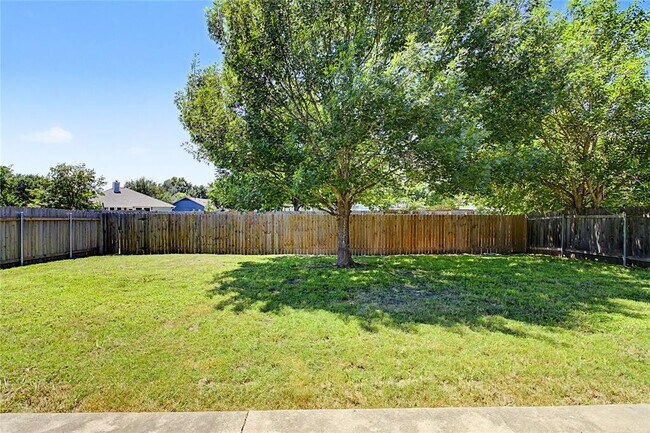 Building Photo - 207 Kates Way