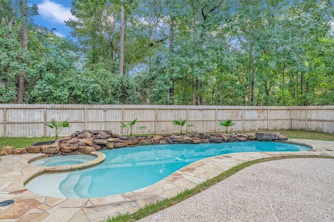 Building Photo - 30 E Wedgemere Cir