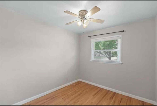 Building Photo - 10110 Dandridge Dr