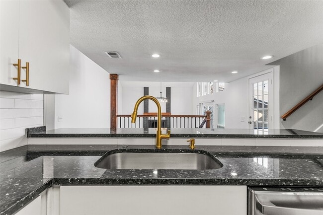 Building Photo - 3210 Coronado St