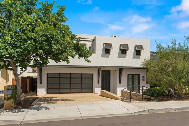 Building Photo - 218 N Helix Ave