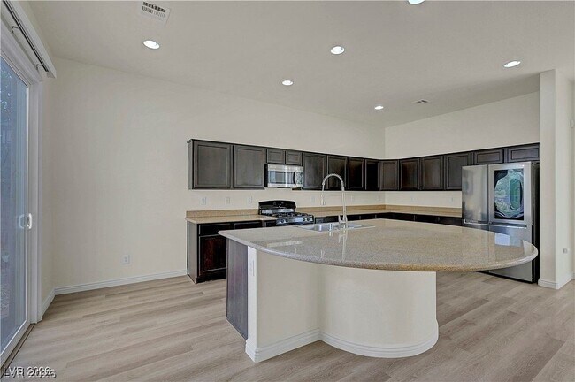 Building Photo - 7931 Campers Village Ave