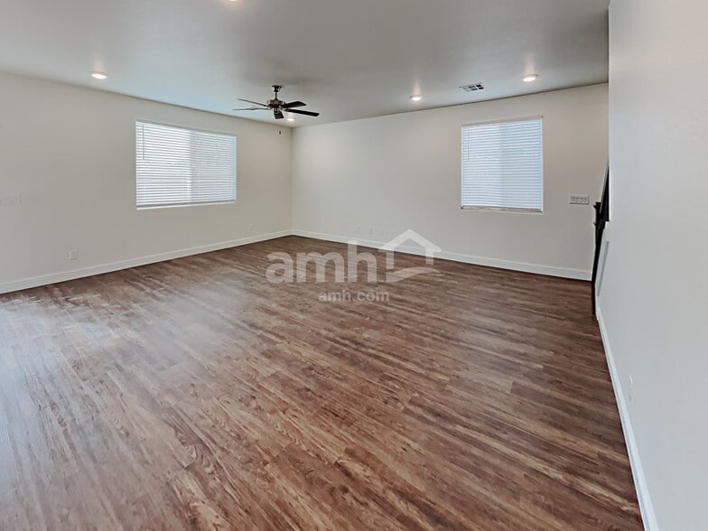 Building Photo - 707 Terrain Star Ave