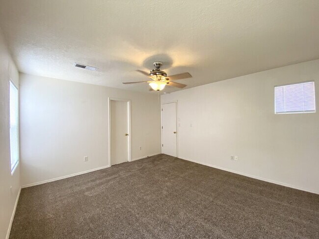 Building Photo - 2 STORY SW STYLE HOME W/LOFT