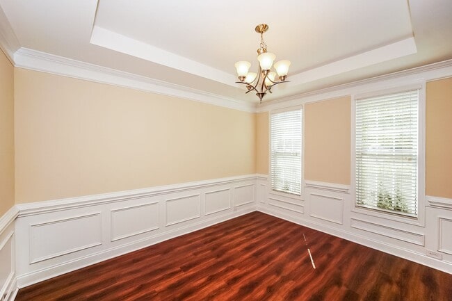 Building Photo - Beautiful 4 Bedroom Single Family Home