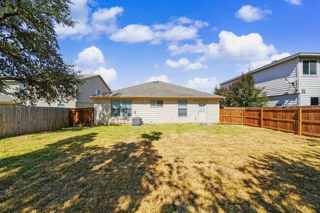 Building Photo - 11114 Hillsdale Loop