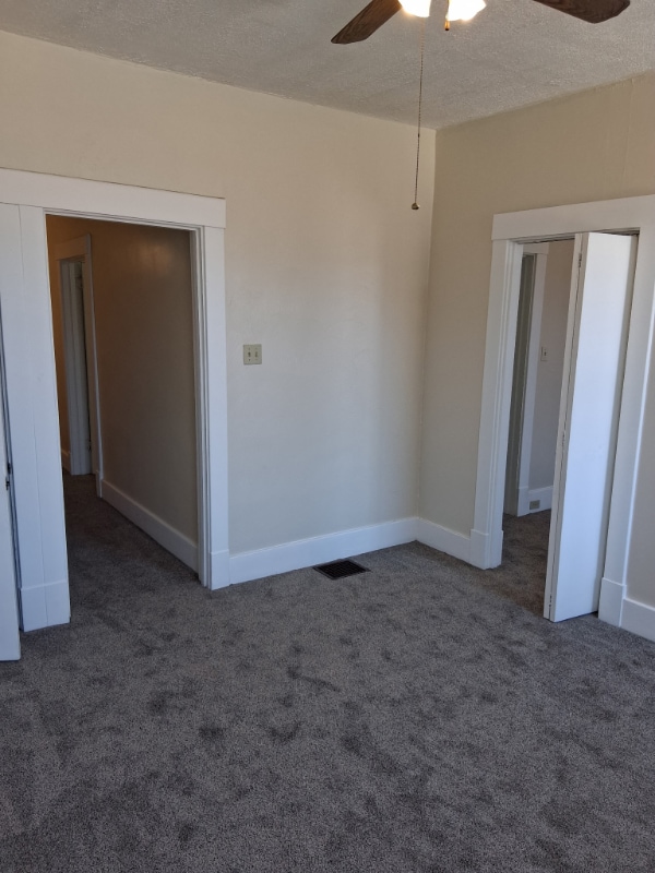 Building Photo - 433 Maplewood Ave