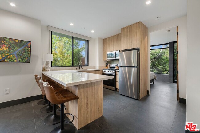 Building Photo - 3712 Broadlawn Dr