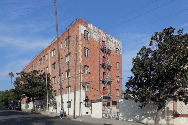 Primary Photo - 2500 S Hobart Blvd