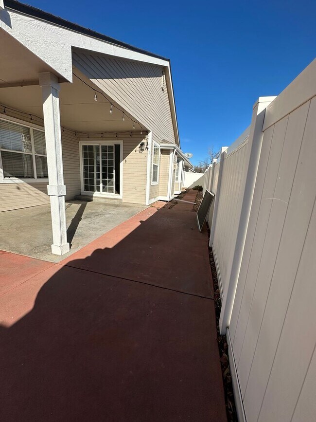 Building Photo - Amazing 4 Bedroom House in Ft. Collins!