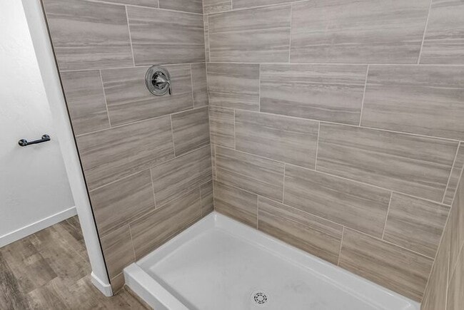 Building Photo - Beautiful Brand-New 3 Bedroom Home Near the Colorado River & Trail System